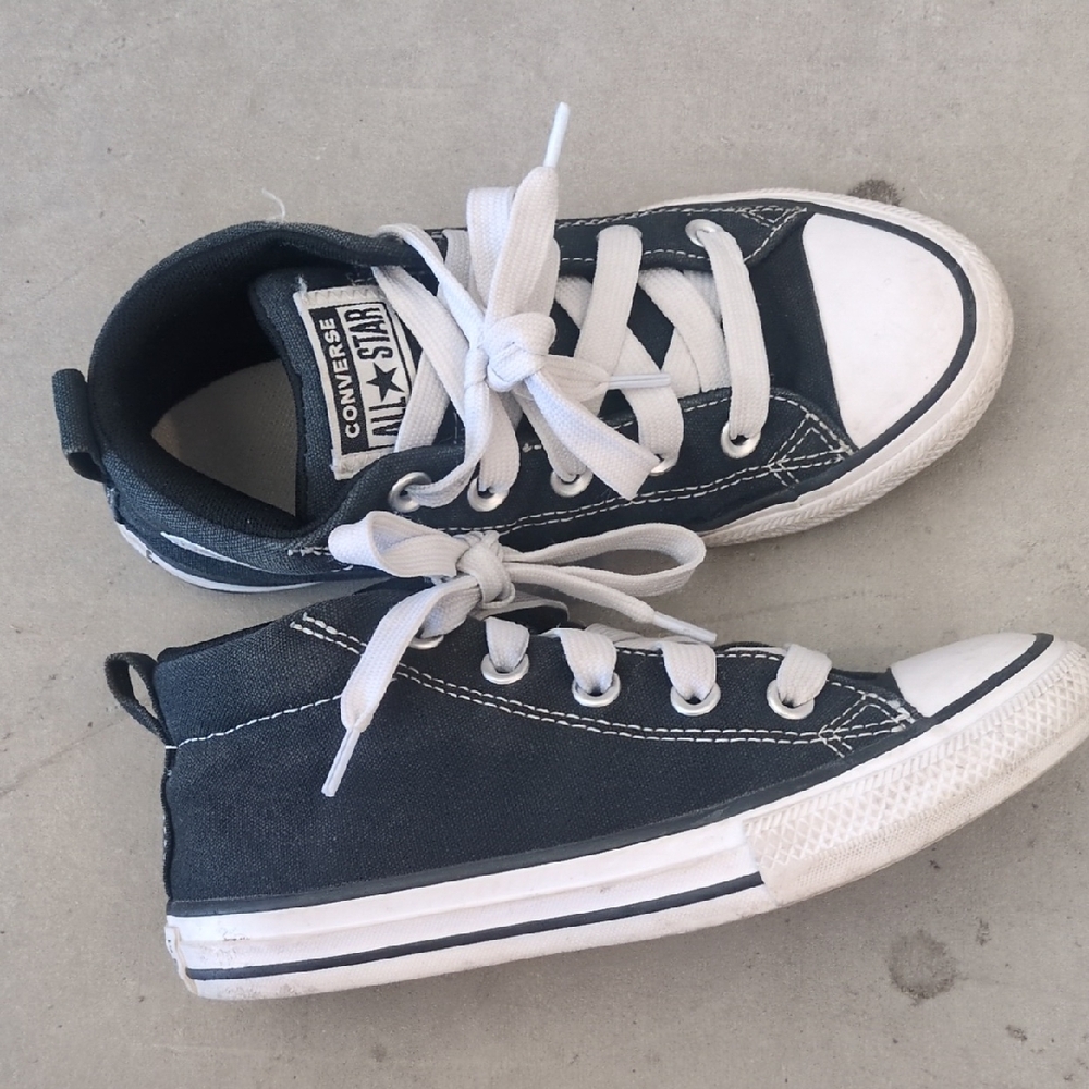 Converse All Star Kids Black High Top Sneakers Size 2‎